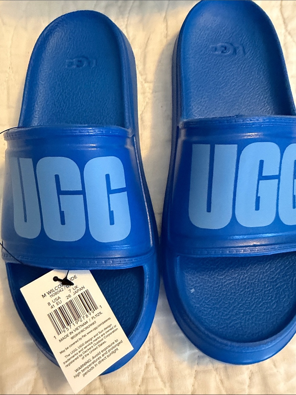 UGGs unisex (men’s size 8)Royal Blue Logo Slide Sandals